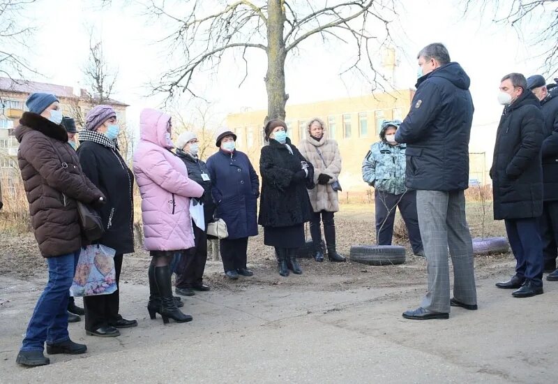 Выхино цемгигант расписание сегодня. Глава городского округа воскресенск. болотников воскресенск. управляющую компанию цемгигант воскресенск. митинг в воскресенске цемгигант.