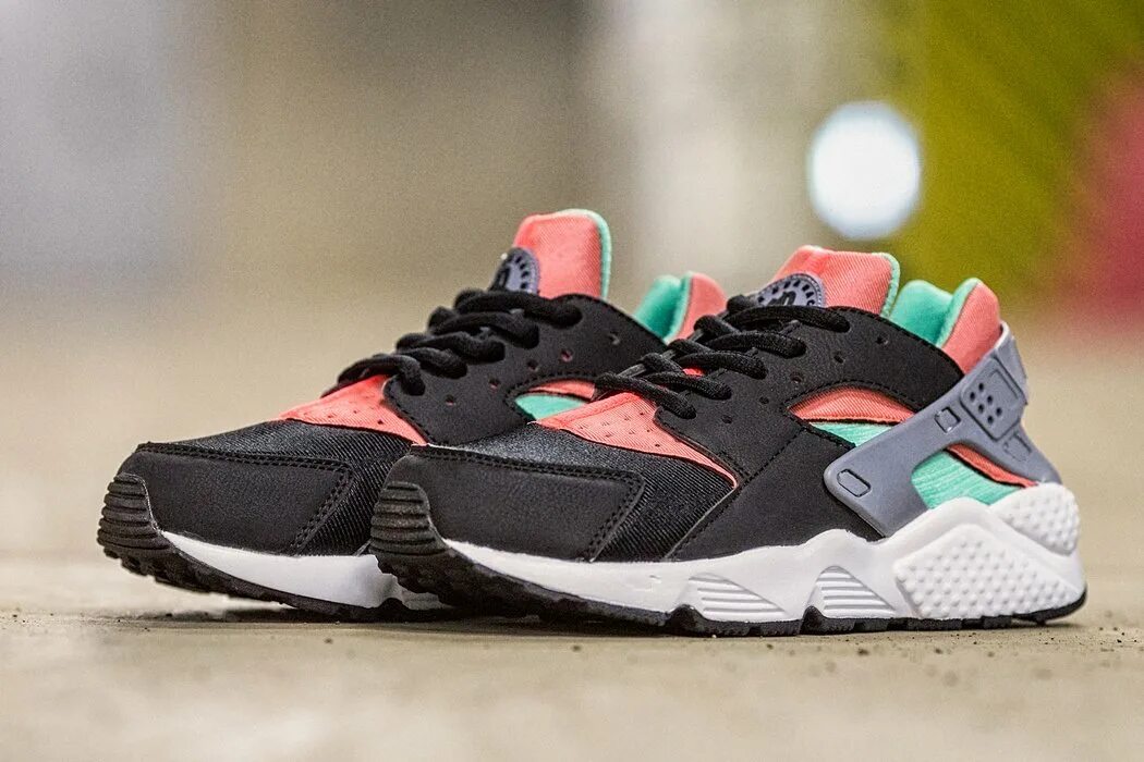 Nike Huarache расцветки. Кроссовки Nike Air Huarache le. Кроссовки Nike Air Huarache tu\. Цветные хуарачи.