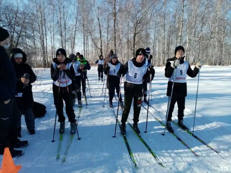Кавказская. Спортивный колледж. Спортивные состязания между школьниками. Спортивные состязания между школьниками. Бег на 200 метров в школах.