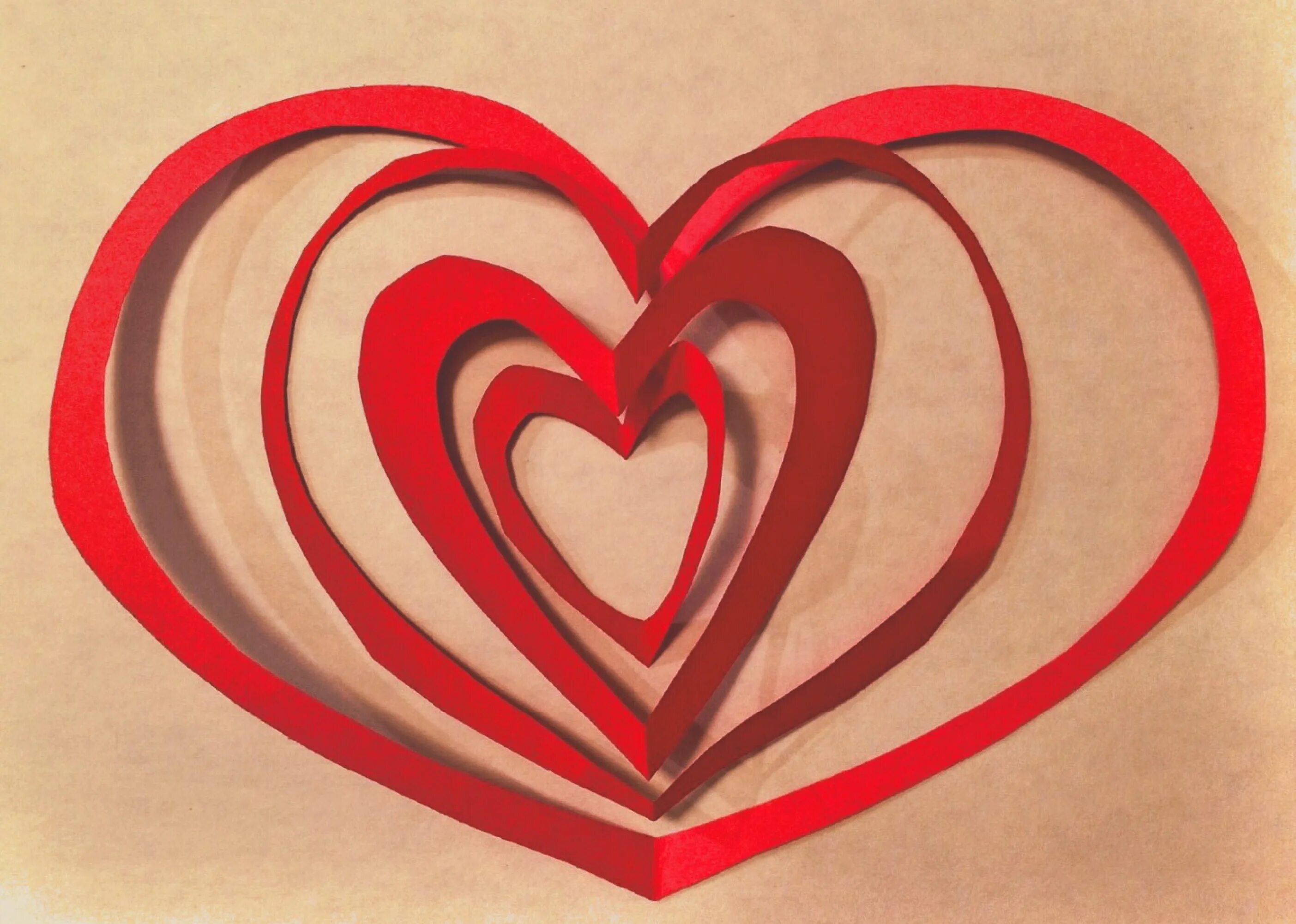 Большое сердце 2 класс. Сердце из бумаги. Объемные сердечки. Красивое сердечко из бумаги. Сердечки ИЖ буммги.