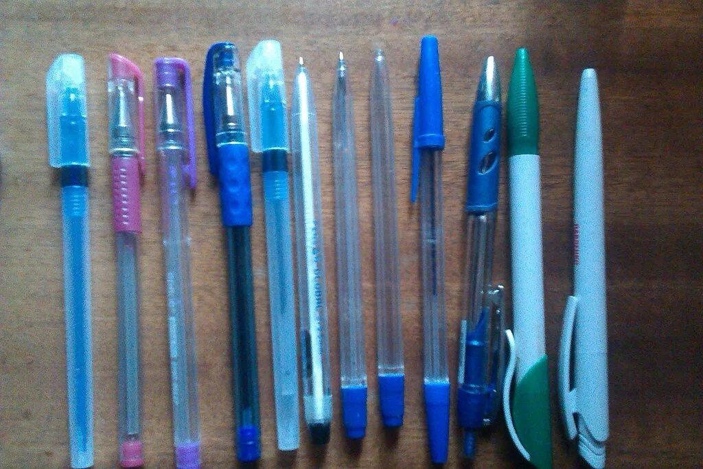 Ручка со сменными стержнями. Сменный стержень для ручки. Berlingo apex e ручка стирающаяся. Лезвие с ручкой. Нож авторучка.