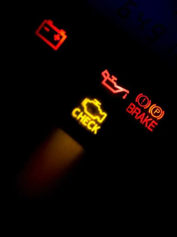 Почему на панели приборов горит двигатель. Check engine на приборной панели. двигатель check engine индикатор проверь. индикатор неисправности двигателя. значок двигателя на панели.