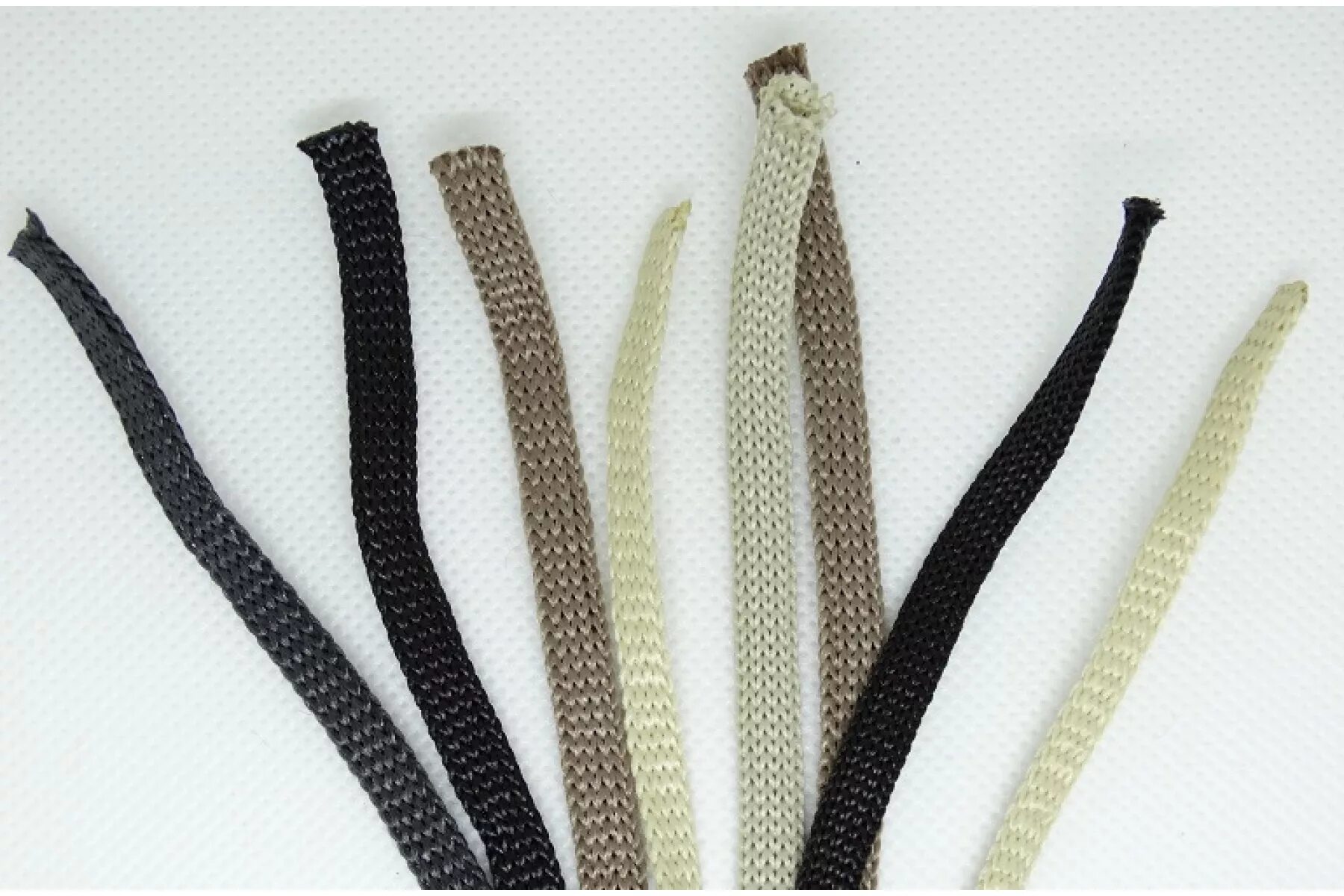 Шнурки для одежды. Шнурок по краю одежды. Шнур для штанов. Шнурок по краю одежды. Шнур для кроссовок.