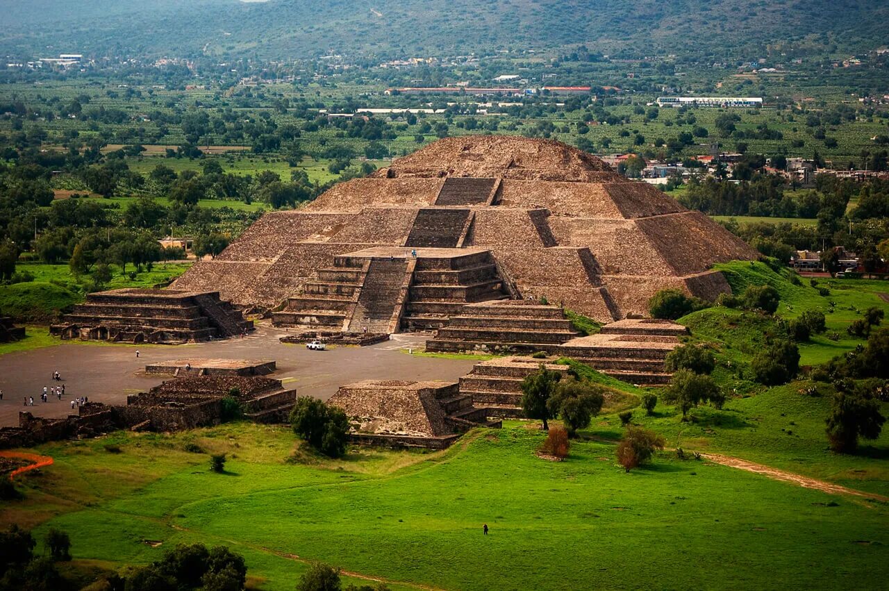 Город америка в мексике. Теотиуакан пирамида солнца. Пирамиды Теотиуакан Мексика. Теотиуакан пирамида солнца пирамида Луны. Пирамида Чолула в Мексике.