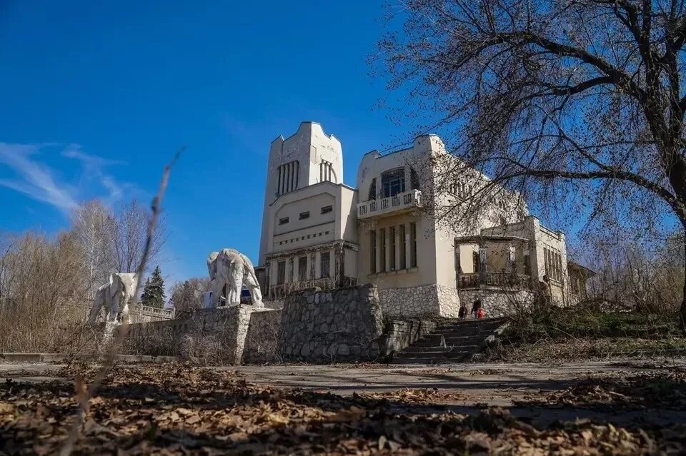 Дача купца константина головкина. Дача купца константина головкина. Самара дом головкина со слонами. Дача купца константина головкина. Дача купца головкина самара.