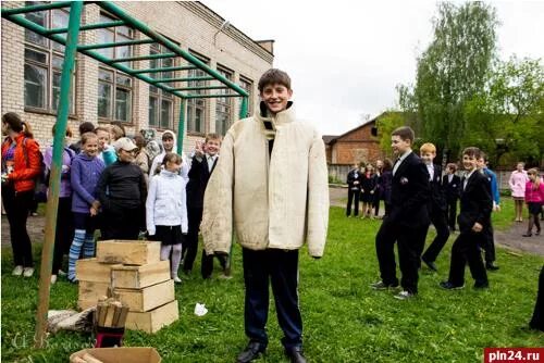 Инженерно экономический лицей великие. Педлицей Великие Луки. Пед лицей Великие Луки. Лицей 11 Великие Луки. Инженерно экономический лицей Великие Луки.