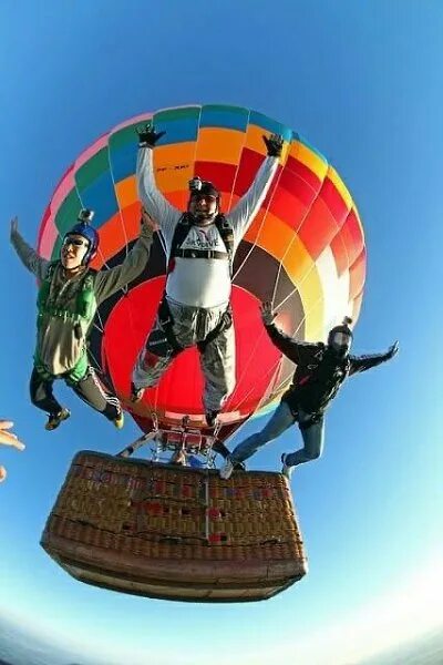 Дэвид блейн шары 7300. Парашют и воздушный шар. Испытание прыжков шар. Скайдайвинг. Испытание прыжков шар.