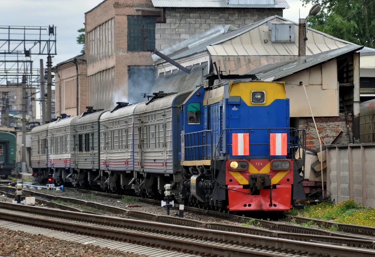 москва пассажирская октябрьская. москва пассажирская октябрьская. станция москва-пассажирская-казанская pastvu. тупик на перроне. москва октябрьская ленинградский вокзал.