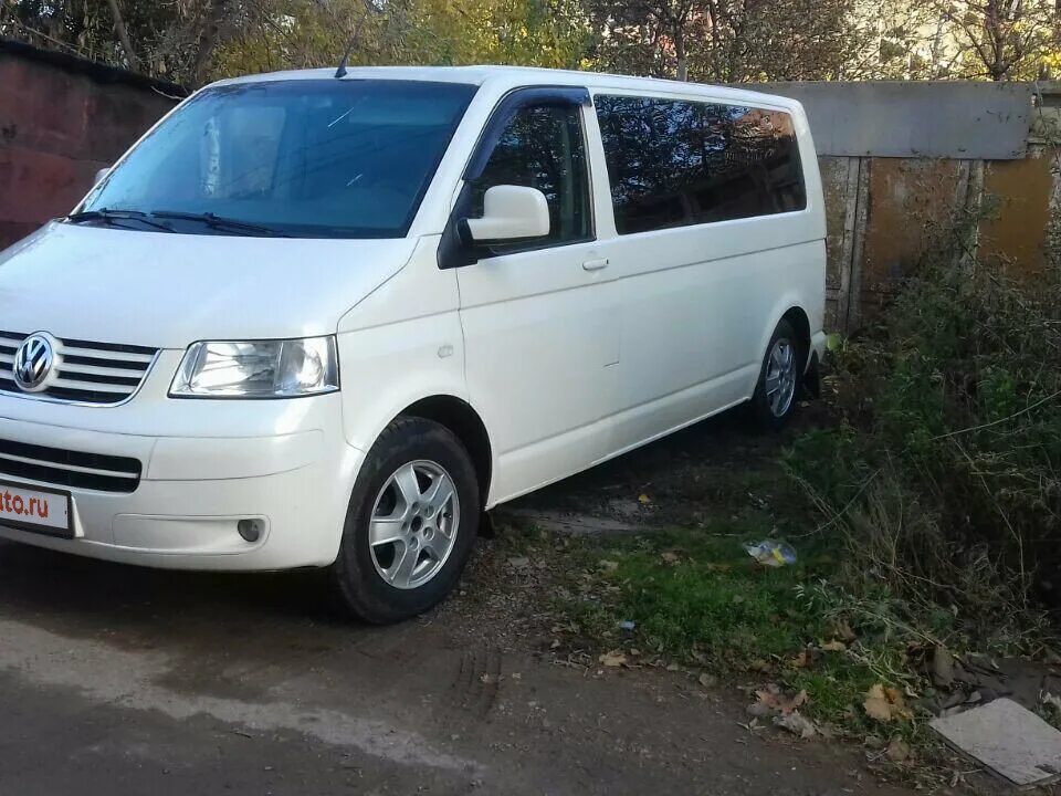 Volkswagen transporter t5 синий. Volkswagen transporter t5 рестайлинг. Фольксваген каравелла с пробегом. Фольксваген каравелла 2007. Фольксваген каравелла длинная база.