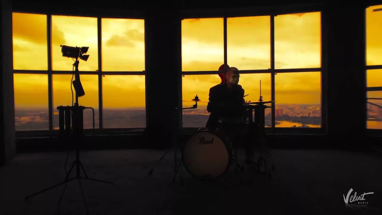 Ёлка елизавета вальдемаровна иванцив. Видеоклип бурито и елка. Бурито и елка. Ёлка и бурито ты. Ёлка.