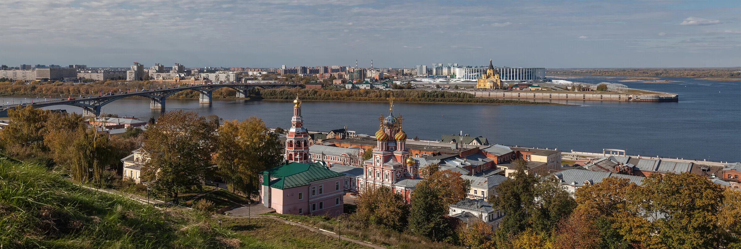 Споры нижнего новгорода. Река Волга стрелка Нижний Новгород. Нижний Новгород реки Ока и Волга. Волга и Ока в Нижнем Новгороде. Слияние Оки и Волги в Нижнем Новгороде.