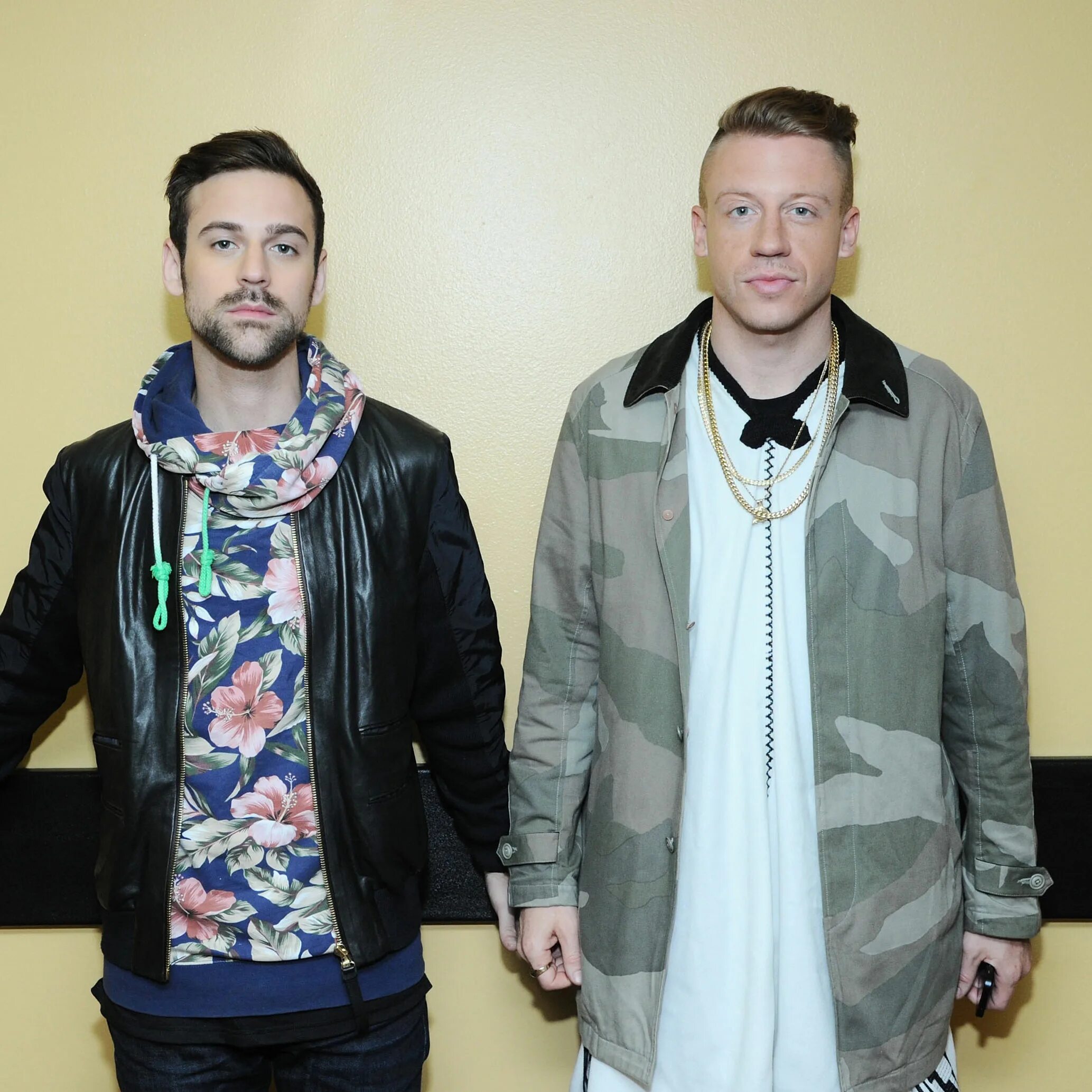Macklemore ryan lewis ray. Macklemore ryan lewis. стилист macklemore. macklemore в халате.