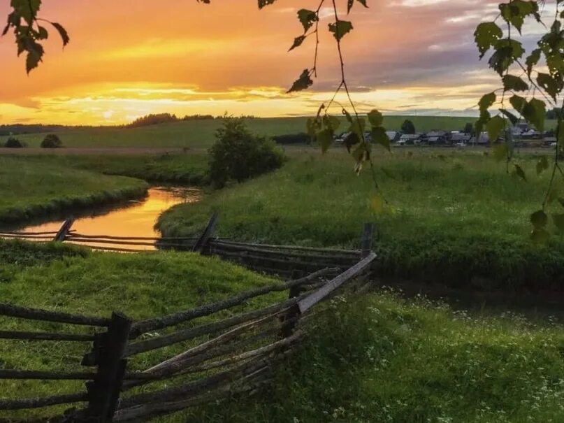 Песня текст песни. Нет красивей вечеров чем в деревне песня. Нет красивей вечеров чем в деревне песня. Я деревня я село текст. Нет красивей вечеров чем в деревне песня.
