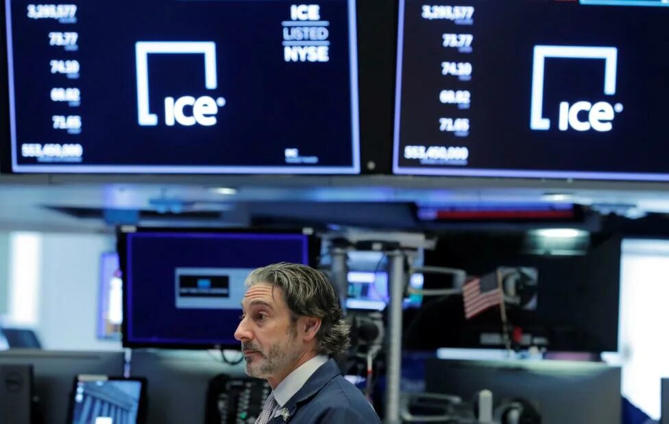 Нефтяные трейдеры. Обвал акций. Игрок на бирже. Трейдинг на фондовом рынке. Обвал на американском рынке.