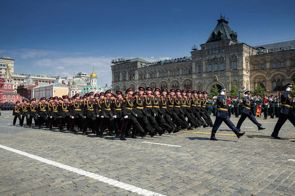 Парад 2022 в Москве. Парад Победы 2023 в Москве суворовцы. Военный парад на красной площади в Москве. Парад на красной площади 9 мая.