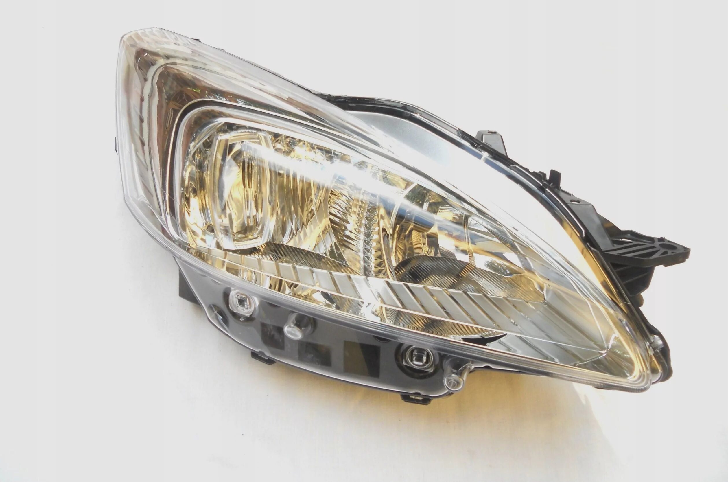 Depo 212-11h9l-ld-em. Крепление птф пежо 508. Фара птф пежо 508. Peugeot-citroen фара lh 30705-. Peugeot 508 фары.