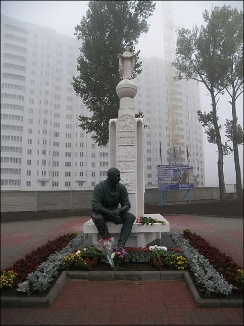 В м клыкова. Памятник памятник Клыкова Курск Курск. Памятник в м Клыкову Курск. Памятник Вячеслава Клыкова Курск. Проспект Вячеслава Клыкова Курск.