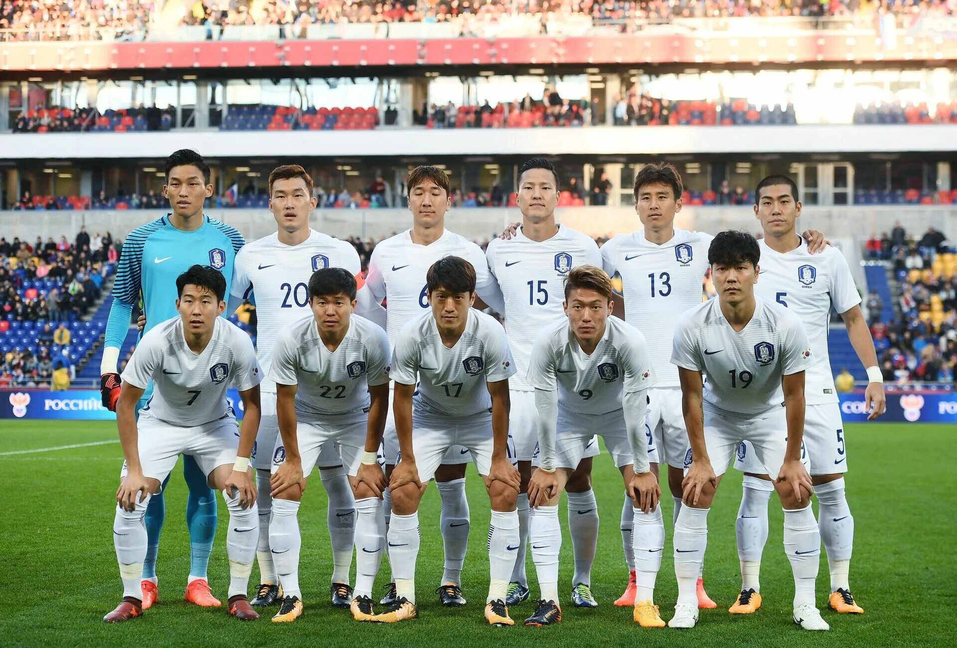 Любительский футбол корея. Команда южной кореи по футболу. Команда северной кореи по футболу 2010. Сборная южной кореи по футболу 2002. Южная корея футбольная сборная.