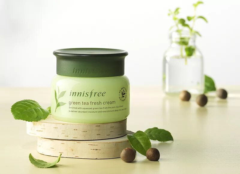 Маска для волос innisfree. Корейский крем Innisfree. Innisfree Green Tea 2023. Innisfree крем с зеленым чаем. Корейский крем Innisfree олива открытая баночка.