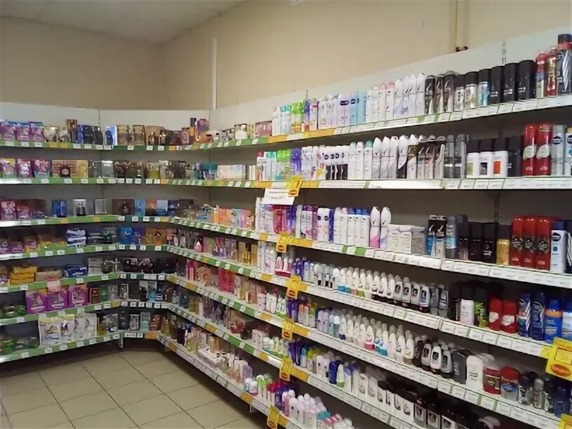 Улыбка магазин косметики саранск на кирова. Фортуна магазин бытовой химии. Стеллаж для бытовой химии. Бытовая химия. Бытовые товары для дома.