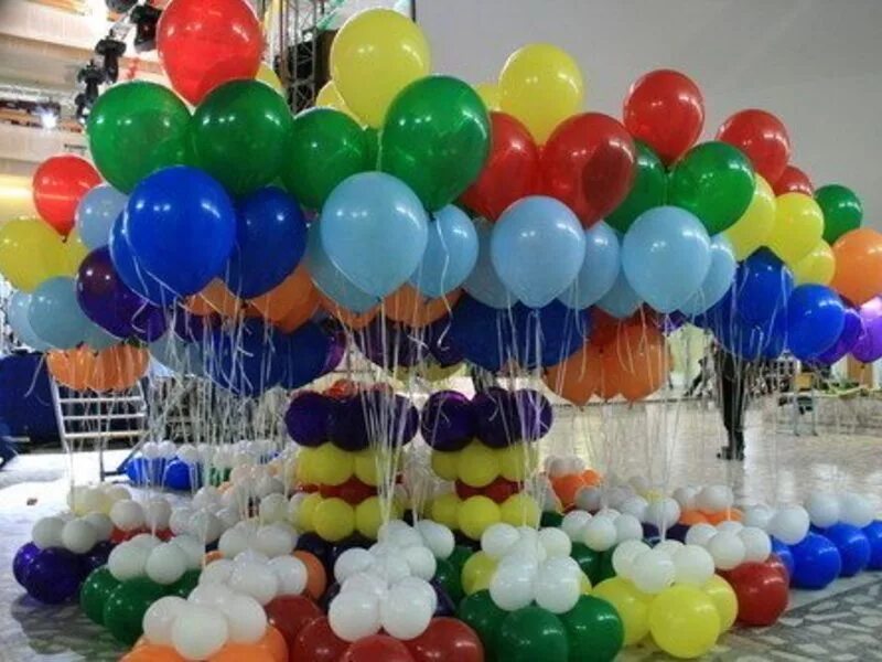 Магазин гелевых шаров. Цветные шары в потолок. Воздушные шары Смоленск. Организация праздников с шарами. Шарики для фирмы праздник.