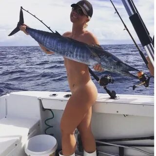 Ladyangler girlsthatfish fish fishing offshore.