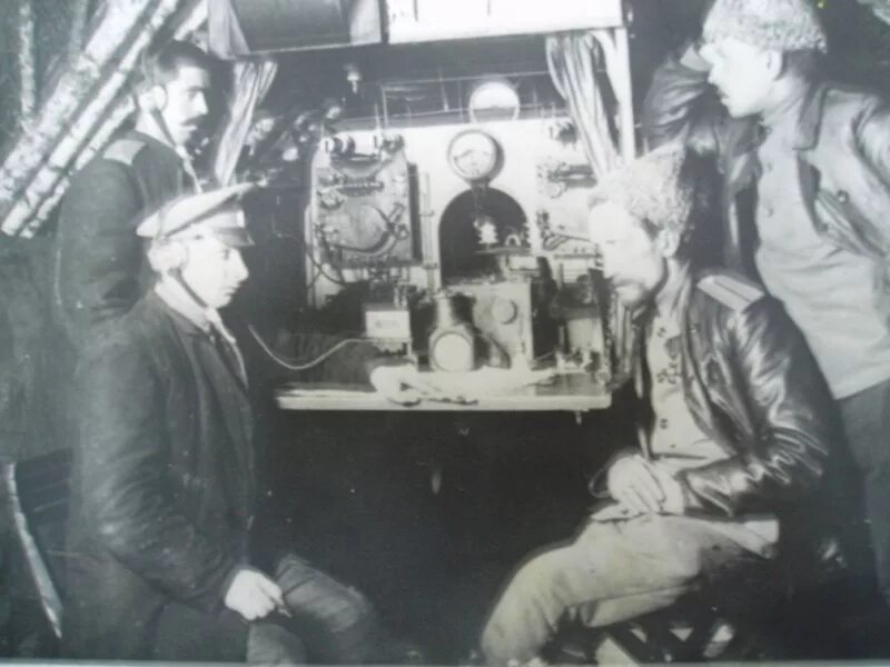 Радиостанция рб ркка. Радист второй мировой войны. Рация связиста ркка. Связист в армии. Телефонист в вов 1941-1945.