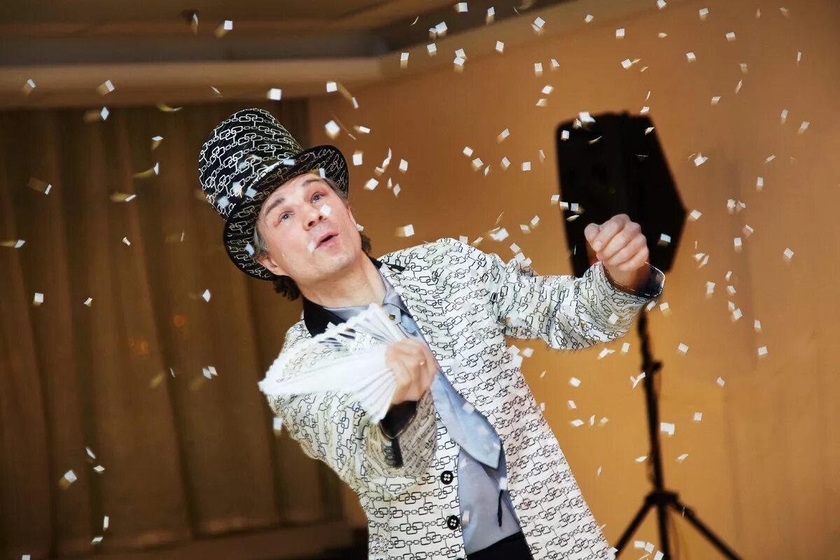 Иллюзионист программа. Иллюзионист программа. Фокусник 2010. Иллюзионист программа. Иллюзионисты фокусники в цирке.