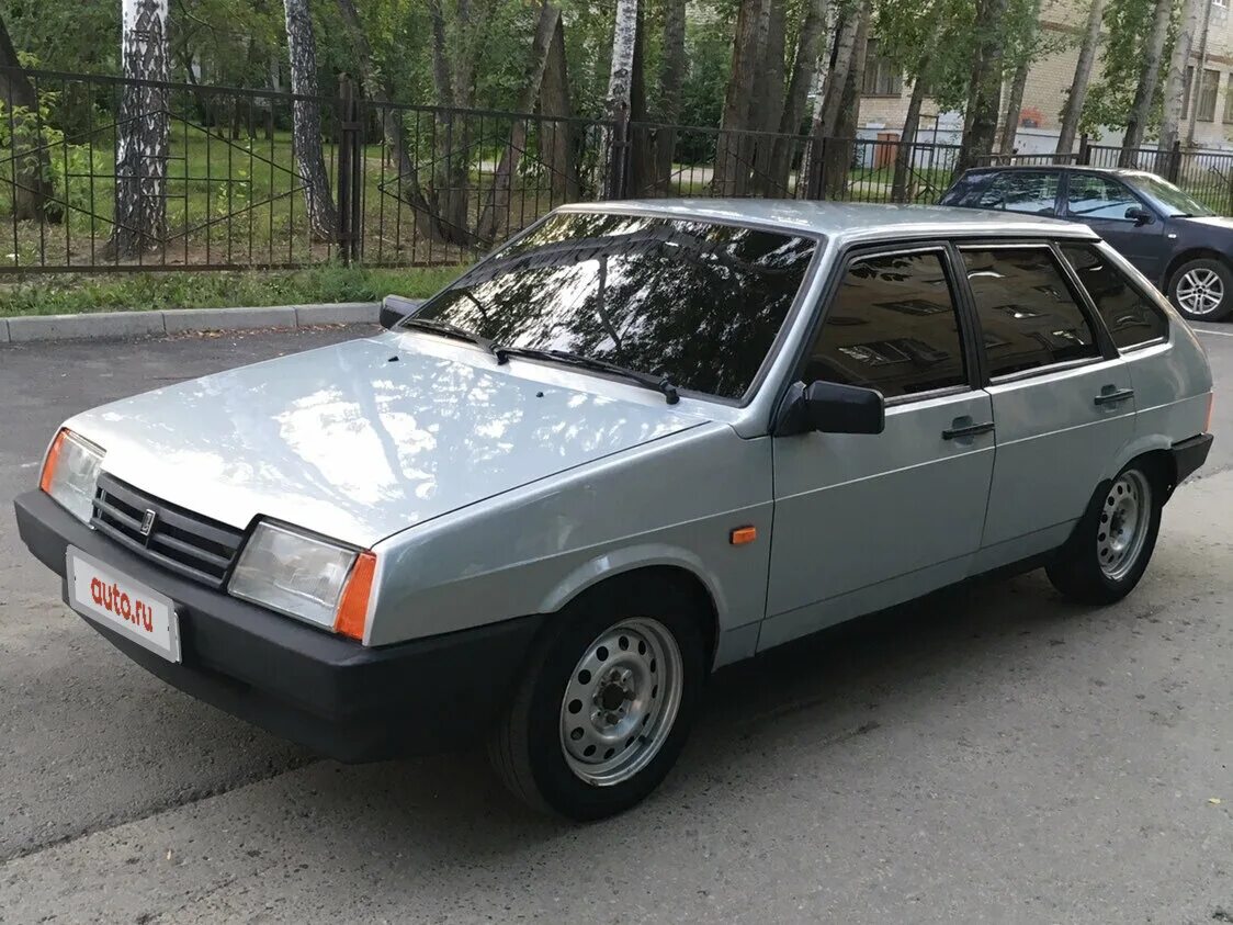 Ваз 2109 1987. Ваз 2109 серебристый металлик. 2109 на аву. Ваз 2109 нептун. Металл ваз 2109.