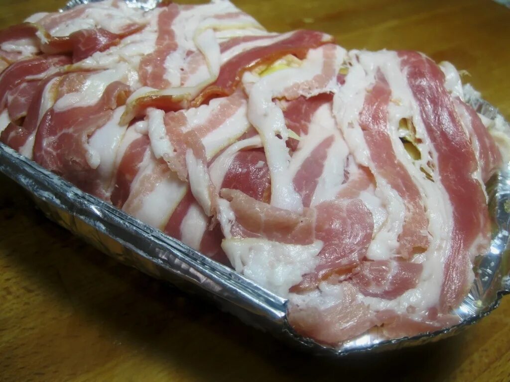 запеканка с картошкой и беконом. запеканка с ветчиной и сыром. картофельная запеканка с беконом в духовке. запеканка из бекона. картофель запеченный со сливками и сыром в духовке.