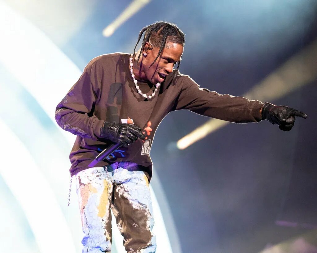 Travis scott hair. Sicko mode текст. Butterfly travis scott. Travis scott кукла. Трэвис скотт.