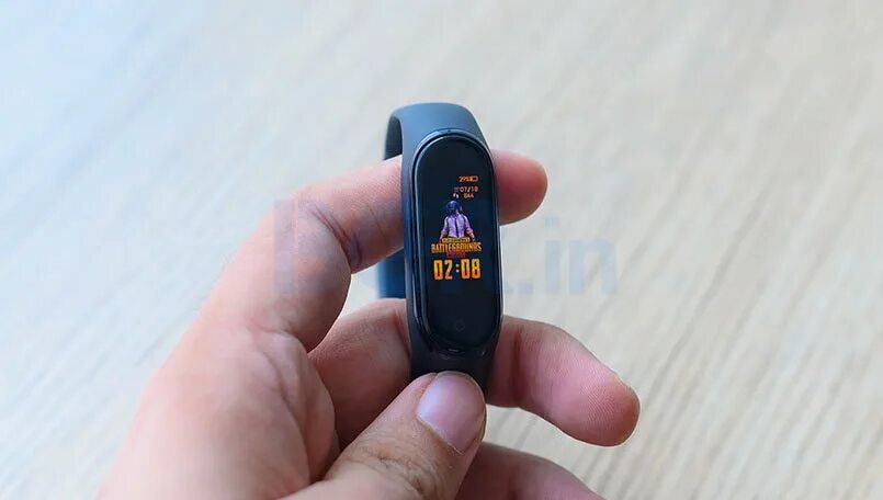 Mi band 4 айфон. АКБ для копии mi Band 4. Циферблат на ми бэнд PUBG. Mi Band 4 темы. Кастомный дисплей mi Band 7.