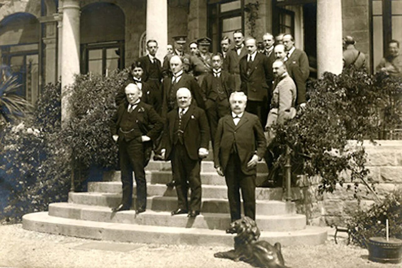 Генуэзская конференция участники. Генуэзская конференция 1922. Конференция в Генуе 1922. Г В Чичерин Генуэзская конференция. Конференция в Генуе 1922 участники.