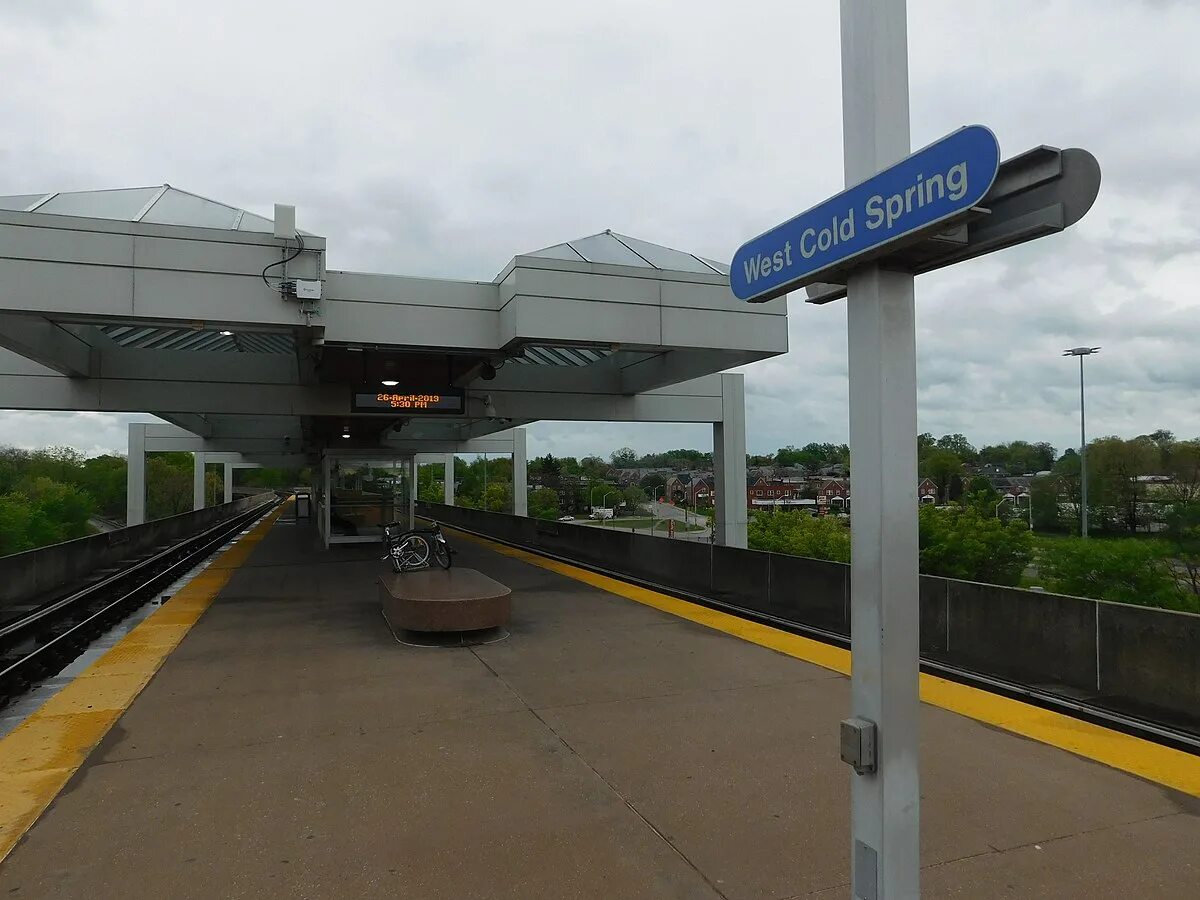 Coldest winter kanye альбом. West cold. West cold. Kanye west balenciaga mask. Kanye west feat.