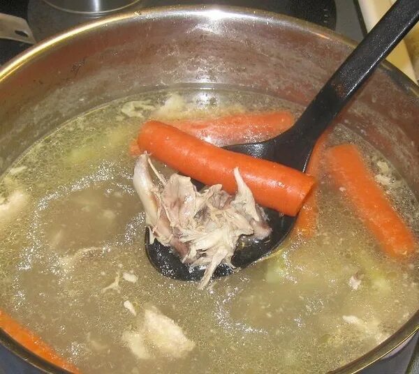Как варить куриный бульон для больного. Инвентарь для варки бульона мясокостного. бульон из костей говядины. костный бульон из курицы. бульон из мотолыжки.