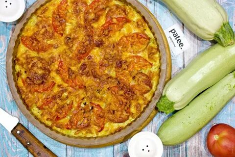 Пицца из кабачков колбасы помидор
