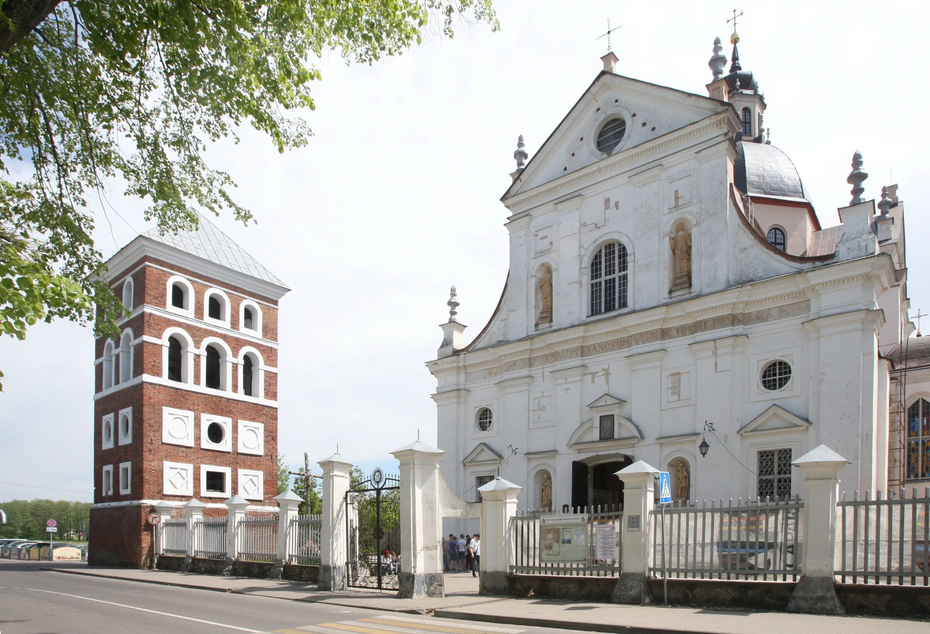 несвижский католический костёл. несвиж фарный костел божьего тела. фарный костёл (несвиж). ). костел божьего тела.