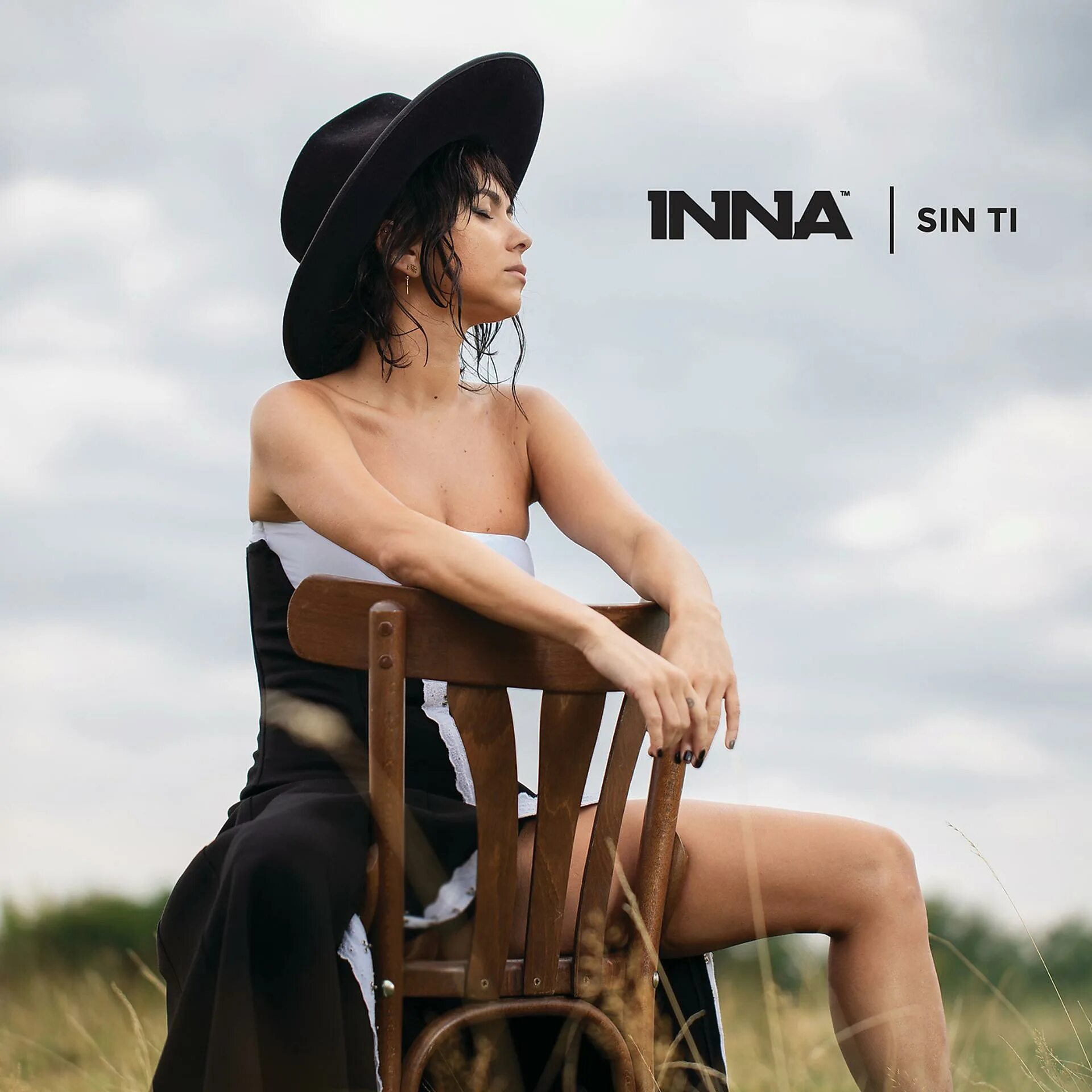 Inna новая песня. Inna 2009. Inna обложки альбомов. Inna новая песня. Inna новая песня.