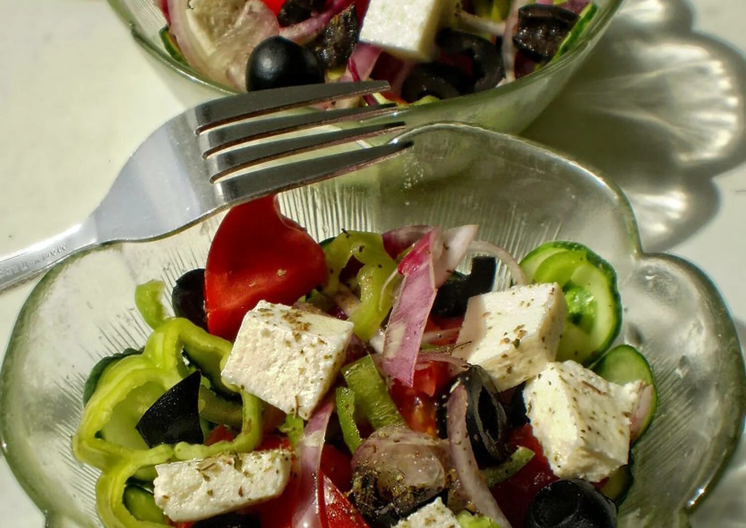 Греческий классик. Греческий салат. Греческий салат Ингредиенты. Салат греческий классический. Греческий салат домашний.