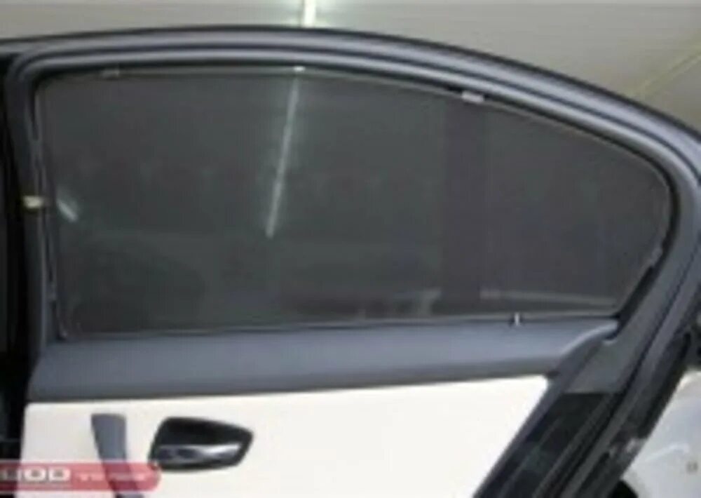 римские шторы в интерьере. шикарные шторы для зала. где шторки. шторы для гостиной. шторы с горизонтальными полосами.