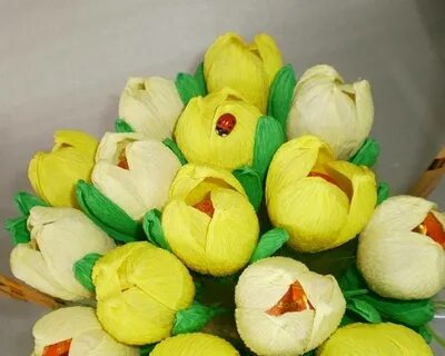 Тюльпаны из гофрированной бумаги своими
