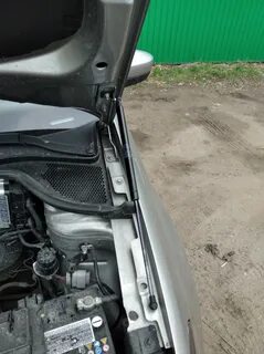 Газовые упоры поло седан