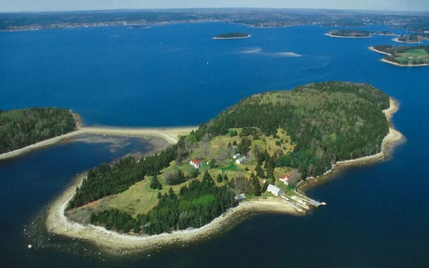 Новая жизнь остров. Остров Биг Айленд. Архипелаг 1000 островов Канада. Речной остров. Искусственный туристский остров.