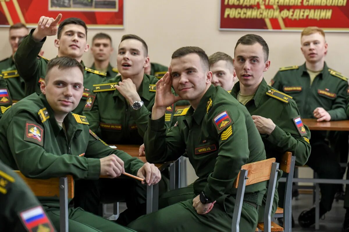 Military universities. Военный университет Минобороны РФ курсанты. Курсанты военного университета Министерства обороны. Военная Академия Министерства обороны Российской Федерации. Военный университет МО РФ курсантки.