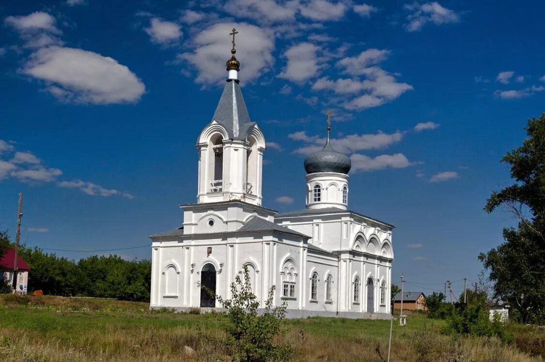 Бутырки задонский район. Храм Михаила Архангела Задонский район. Храм Бутырки Задонского района. Церковь Архангела Михаила Задонский район.. Бутырки Липецкая область Задонский район.