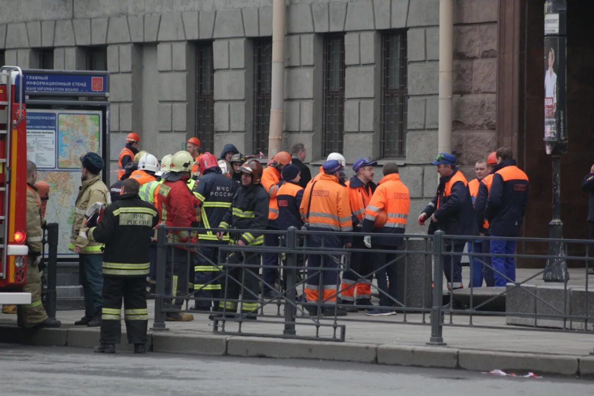 Что произошло в санкт петербурге сегодня взрыв. Теракт Сенная Технологический институт метро.