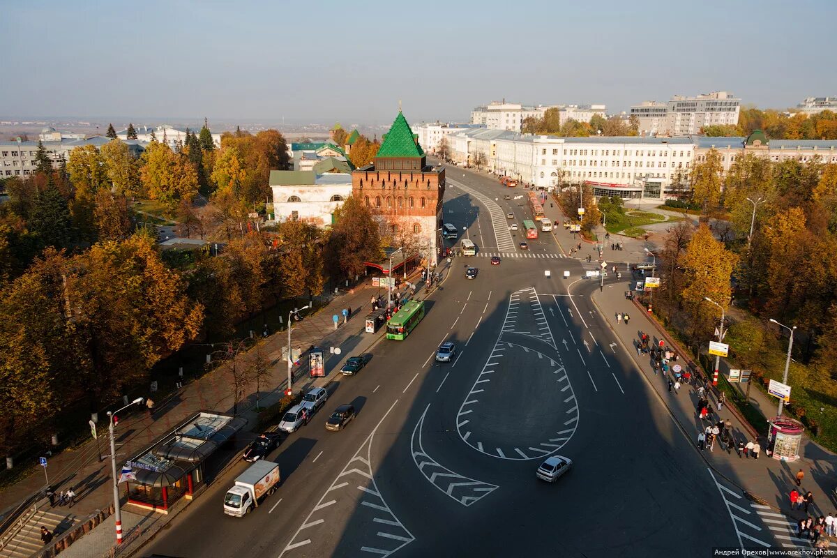 Солнечных дней в нижнем новгороде. Улица Минина и Пожарского Нижний Новгород. Площадь Минина Нижний Новгород. Площадь площадь Минина и Пожарского Нижний Новгород. Улица площадь Минина в Нижнем Новгороде.