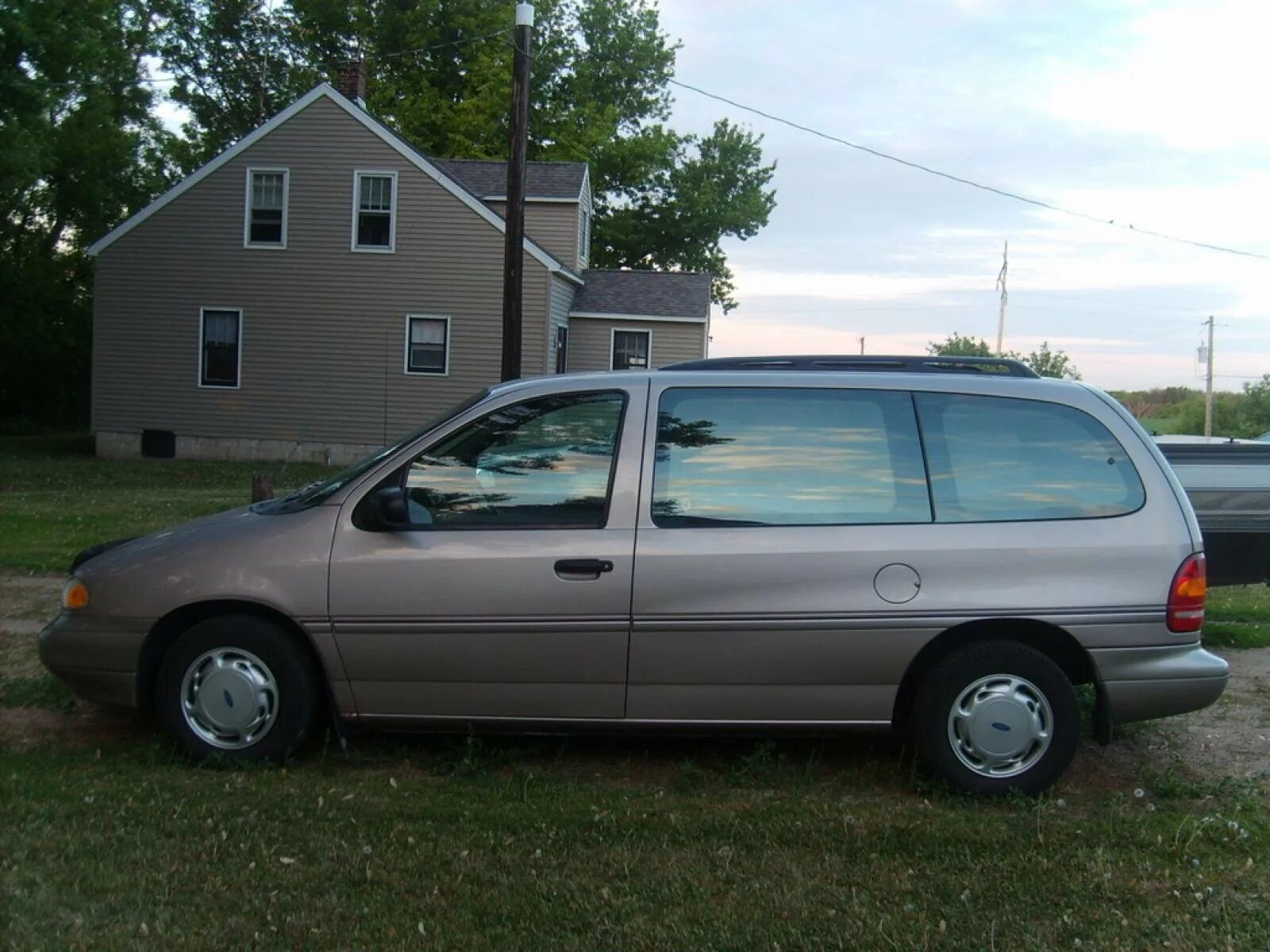 Nissan prairie, 1995. Ford windstar 1995. Форд виндстар 1995 фото салона. Форд виндстар 1995 3. Форд виндстар- бортжурналы на дроме и ремонт.