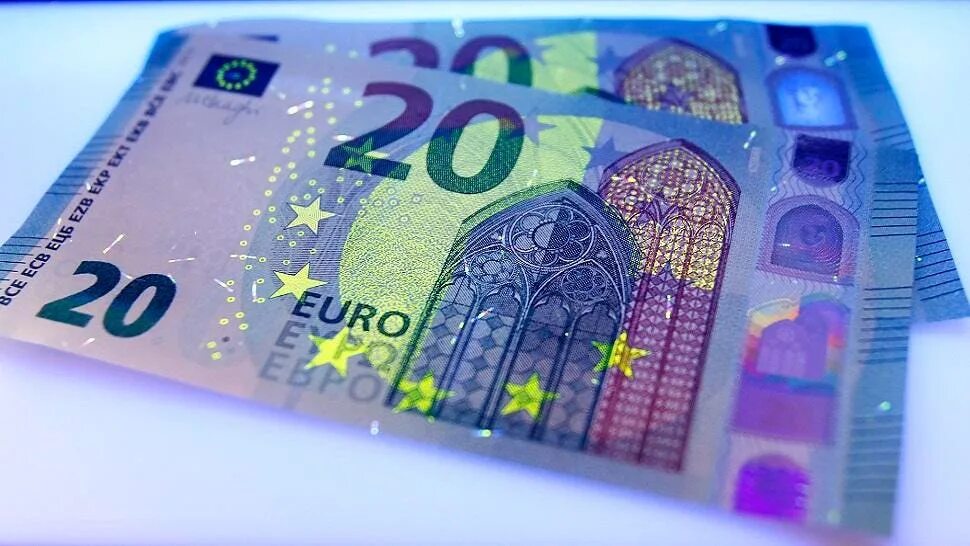 100 Euros 2019 Series Banknote. 100 Euro Circulated Good Condition. Banknotes h 