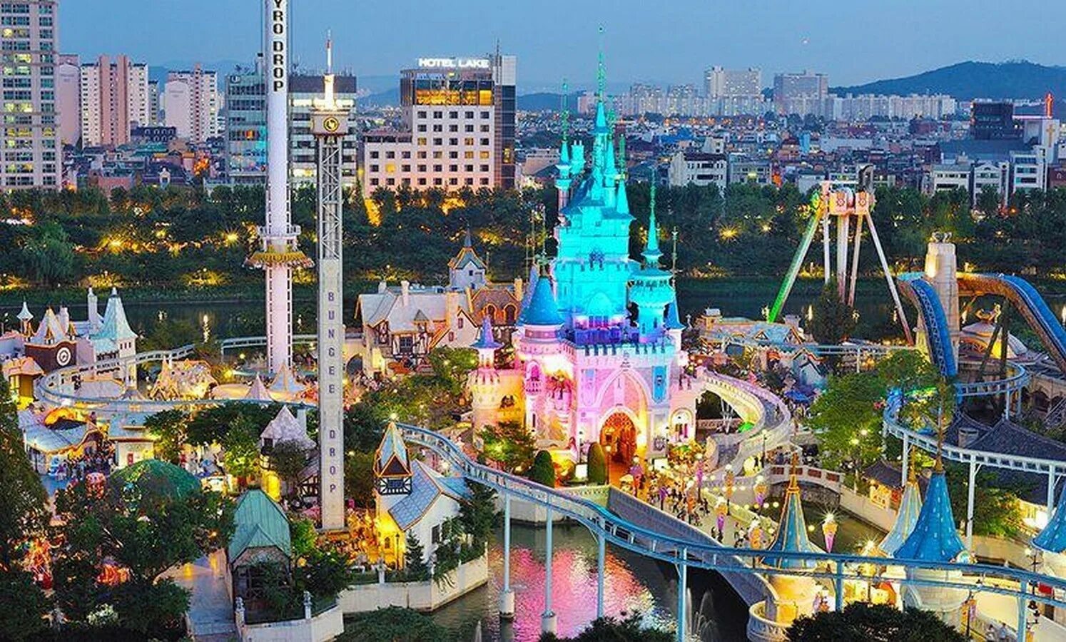 Парк Lotte World в Сеуле. Парк аттракционов в Южной Корее Lotte World. Мир Лотте , Сеул, Южная Корея (Lotte World). Парк аттракционов Лотте ворлд в Сеуле. Развлечения южном